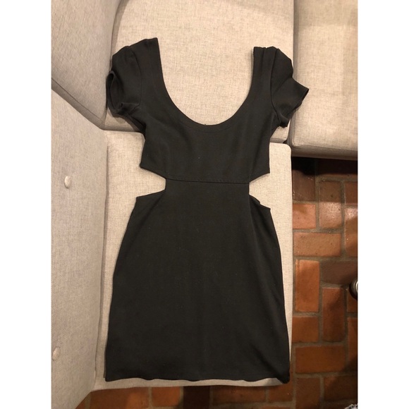 ♠️ Lulu’s cut out dress ♠️ - Picture 2 of 3